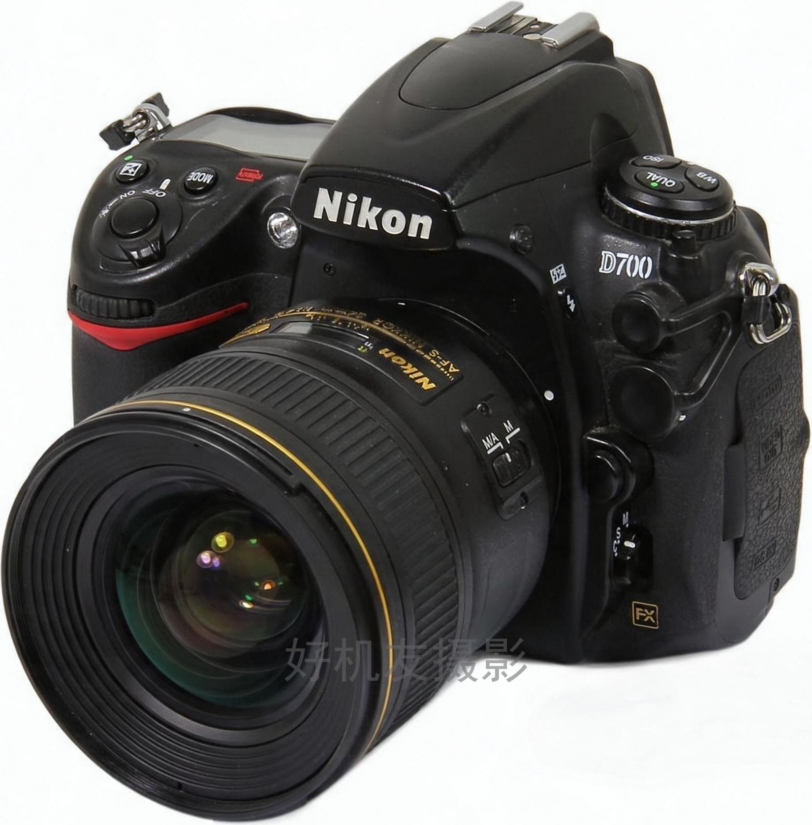 D700